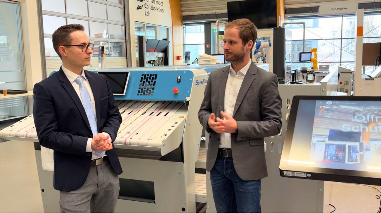 Projektbesprechung im Labor der TH OWL